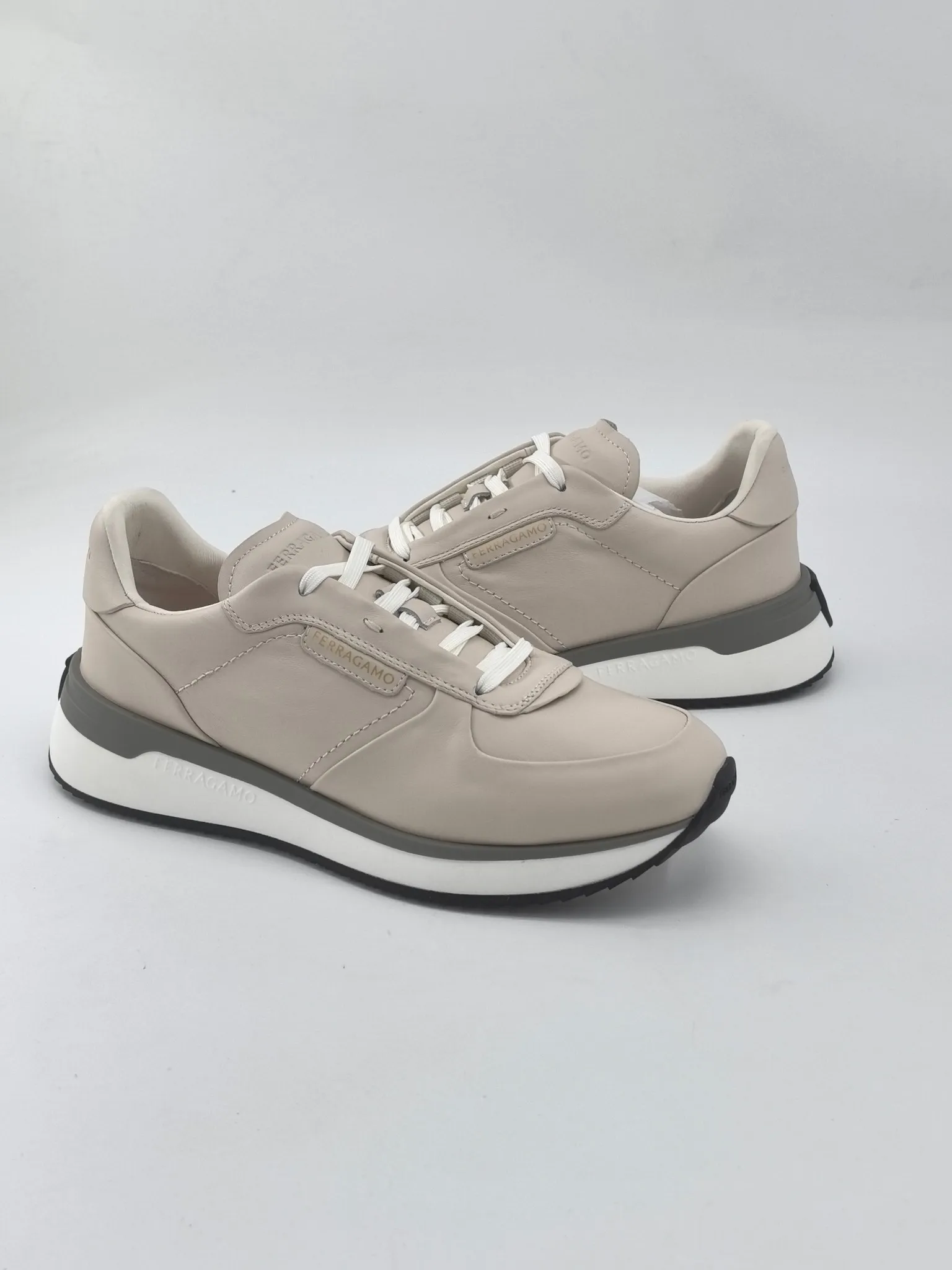 [Ferragam] Top P: 780💰 ▪️Size: 39-44 (38.45 custom-made) FERRAGAMO Ferragam 🔍Top purchasing agent 🇮🇹 Ferragam Street-charming casual shoe series, the counter sells the original configuration simultaneously, Italian imported cowhide fabric, high-quality splicing technology, imported water-dyed cow lining , soles: original foam outsole specially provided by the original factory, original factory follow-up goods, 🔍 high quality, can be entered and exited the counter at will, welcome to compare and synchronize with the counter.